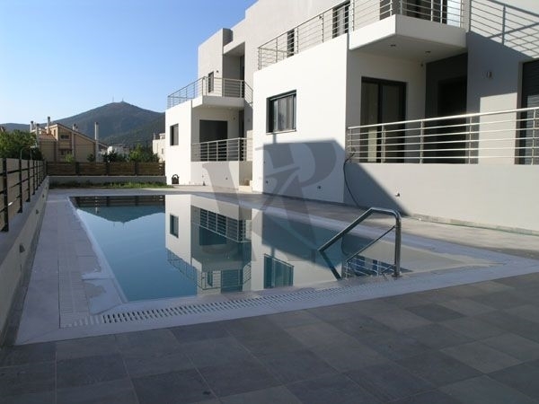 (For Sale) Residential Maisonette || East Attica/Markopoulo Mesogaias - 200 Sq.m, 3 Bedrooms, 400.000€ 